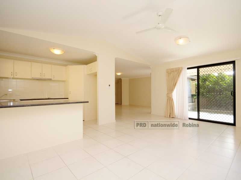 Unit 2/15 Silvermaple Street, Robina QLD 4226