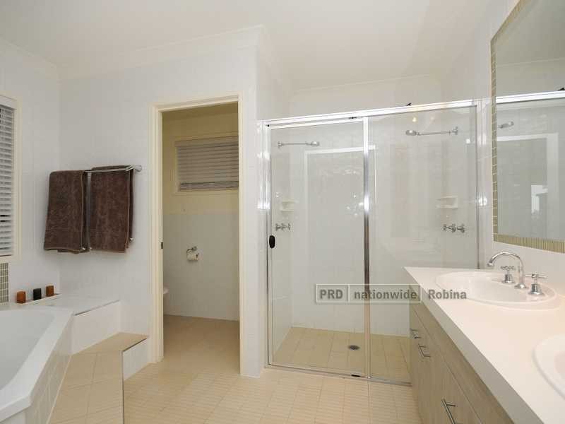 11 Boambee Court, Reedy Creek QLD 4227