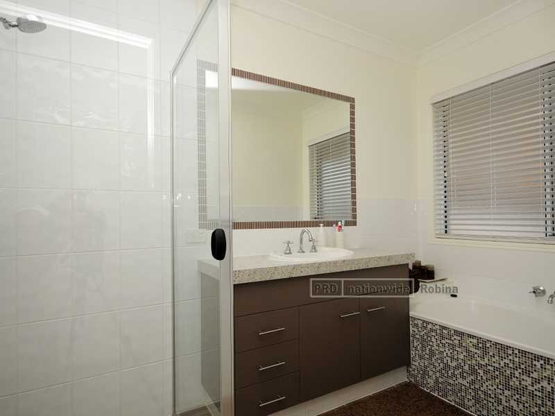 11 Boambee Court, Reedy Creek QLD 4227