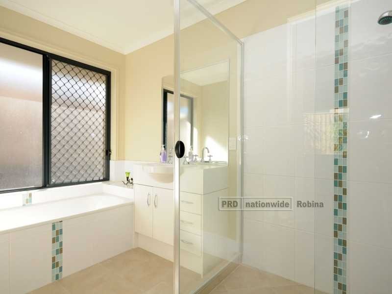 104 Observatory Drive, Reedy Creek QLD 4227