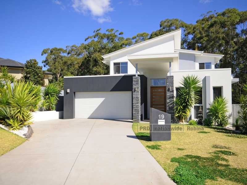 19 Auriga Court, Robina QLD 4226
