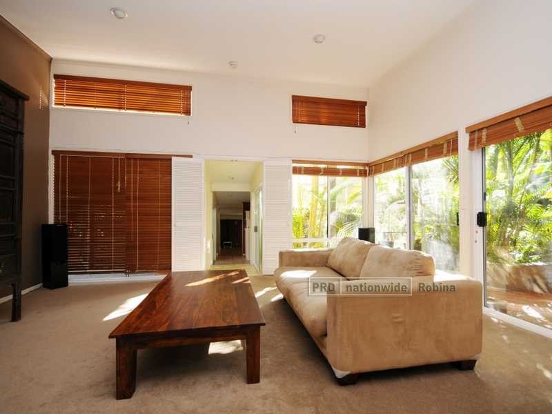 10 Hugh Guinea Court, Worongary QLD 4213