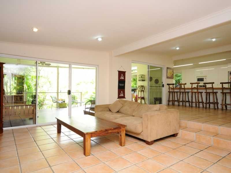 10 Hugh Guinea Court, Worongary QLD 4213