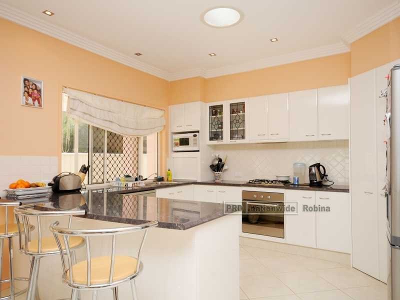 11 Riverlilly Street, Reedy Creek QLD 4227