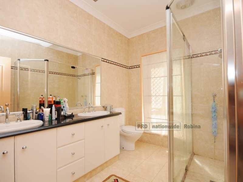 11 Riverlilly Street, Reedy Creek QLD 4227