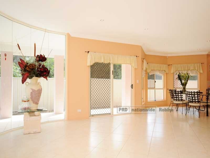 11 Riverlilly Street, Reedy Creek QLD 4227