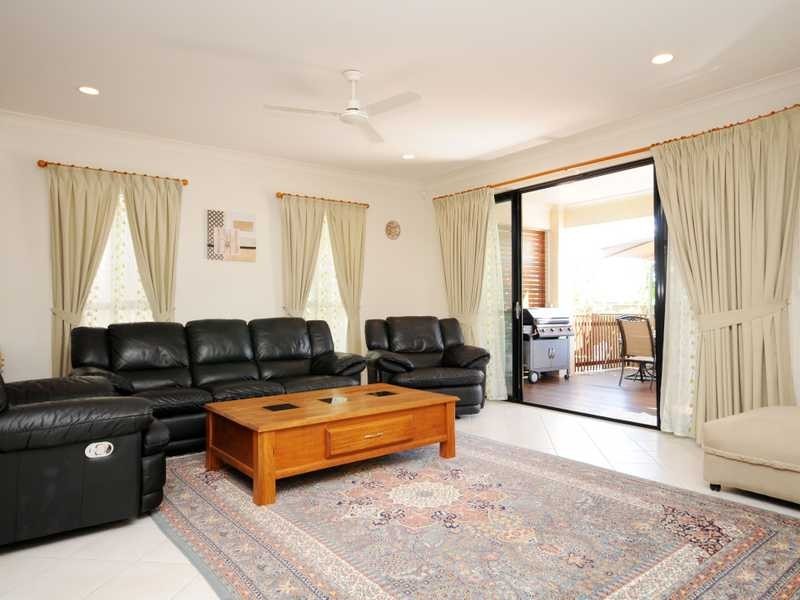 11 Andorra Place, Varsity Lakes QLD 4227