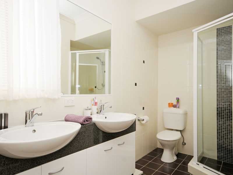 11 Andorra Place, Varsity Lakes QLD 4227