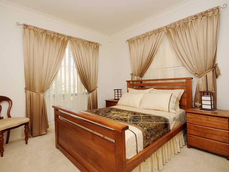 11 Andorra Place, Varsity Lakes QLD 4227