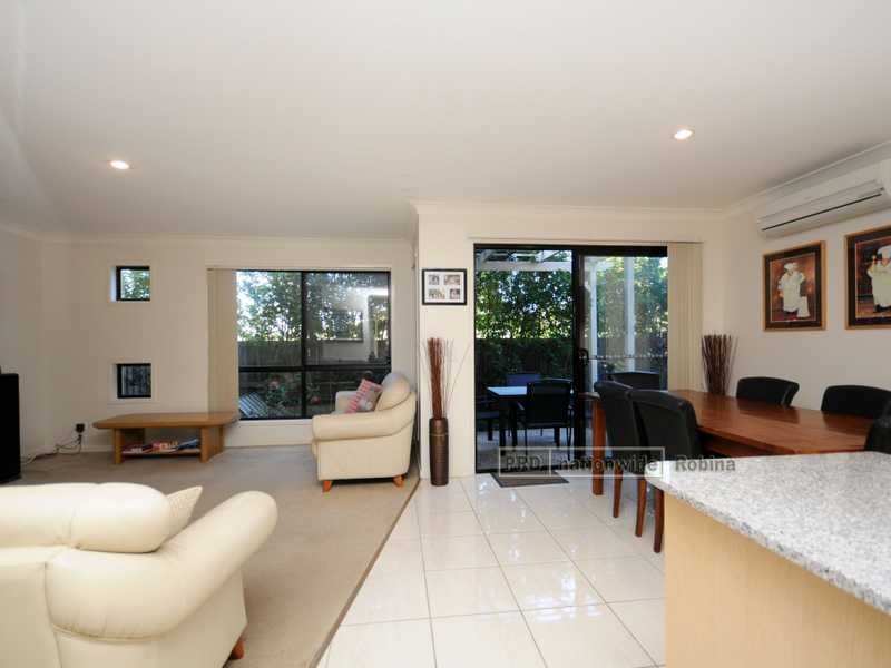 Unit 3/45 Hillridge Crescent, Varsity Lakes QLD 4227