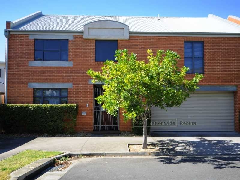 10 Bellvue Drive, Varsity Lakes QLD 4227