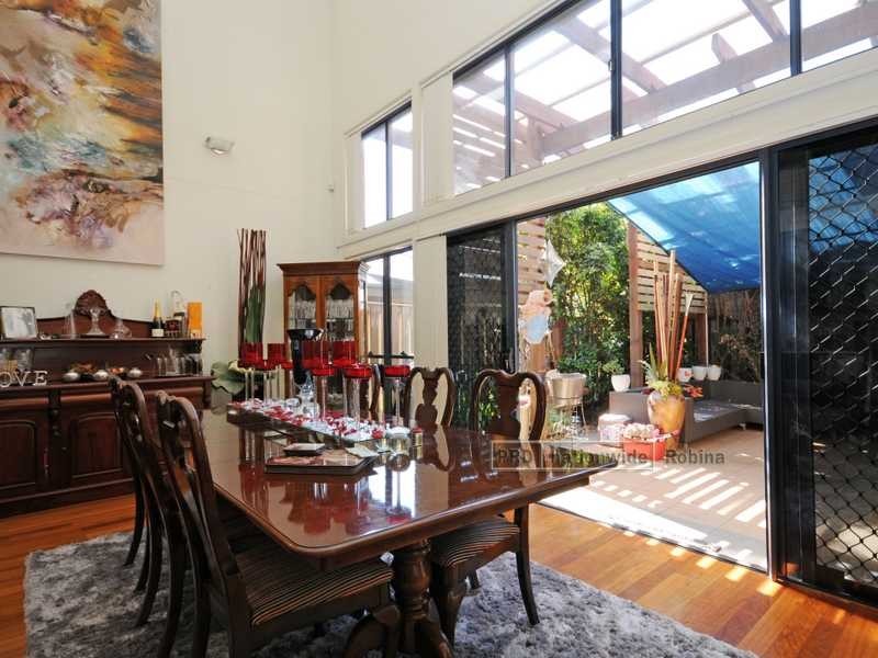 10 Bellvue Drive, Varsity Lakes QLD 4227