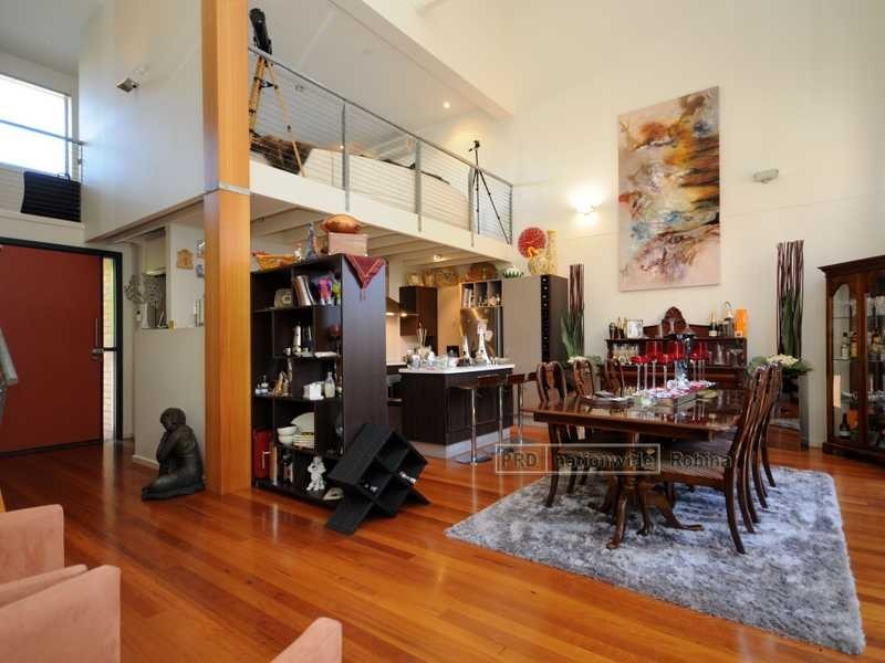 10 Bellvue Drive, Varsity Lakes QLD 4227