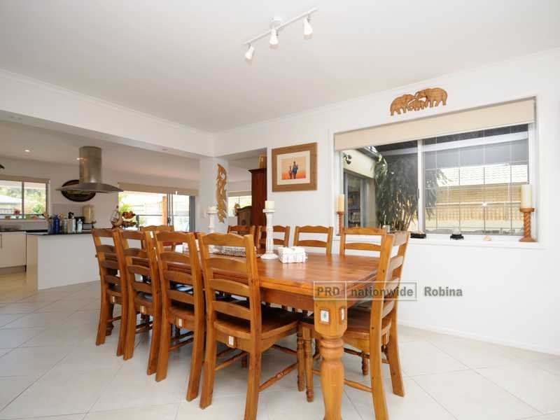 77 Burleigh Street, Burleigh Waters QLD 4220