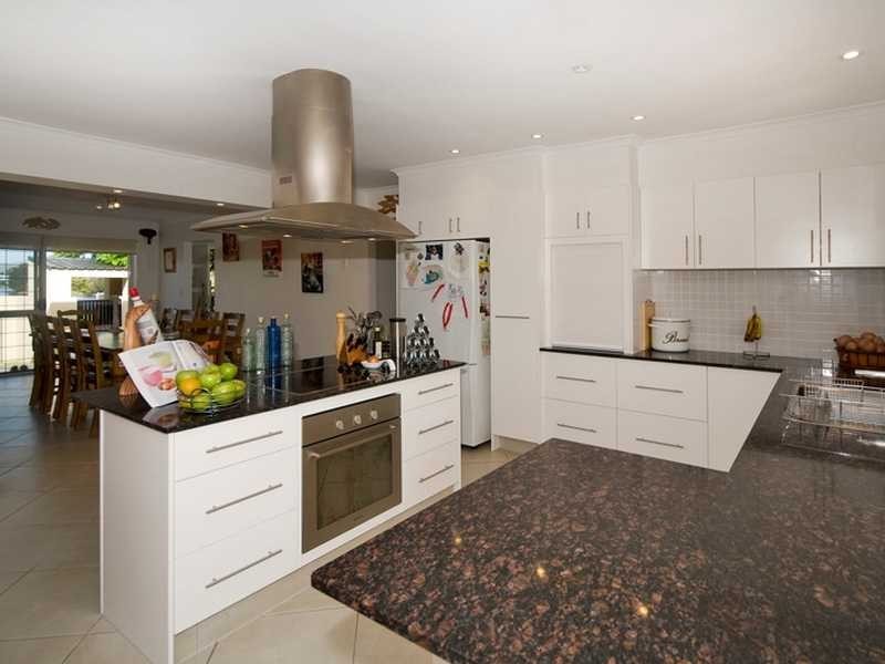 77 Burleigh Street, Burleigh Waters QLD 4220