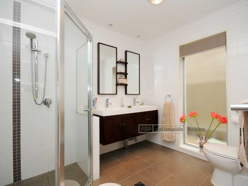 77 Burleigh Street, Burleigh Waters QLD 4220