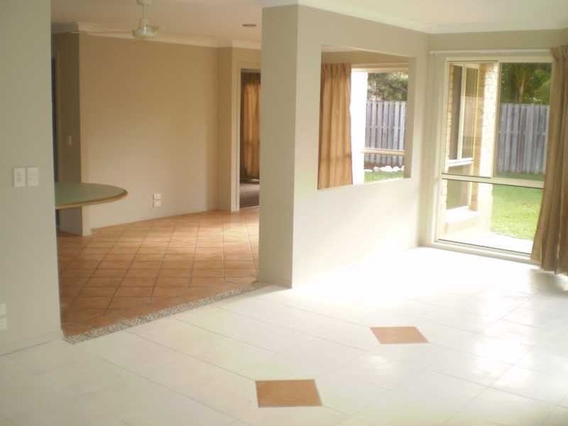 6 Tuggerah Close, Robina QLD 4226