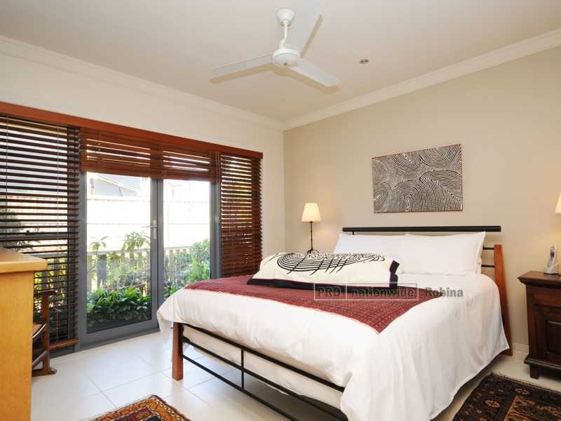 Unit 11/55 Paradise Springs Avenue, Robina QLD 4226