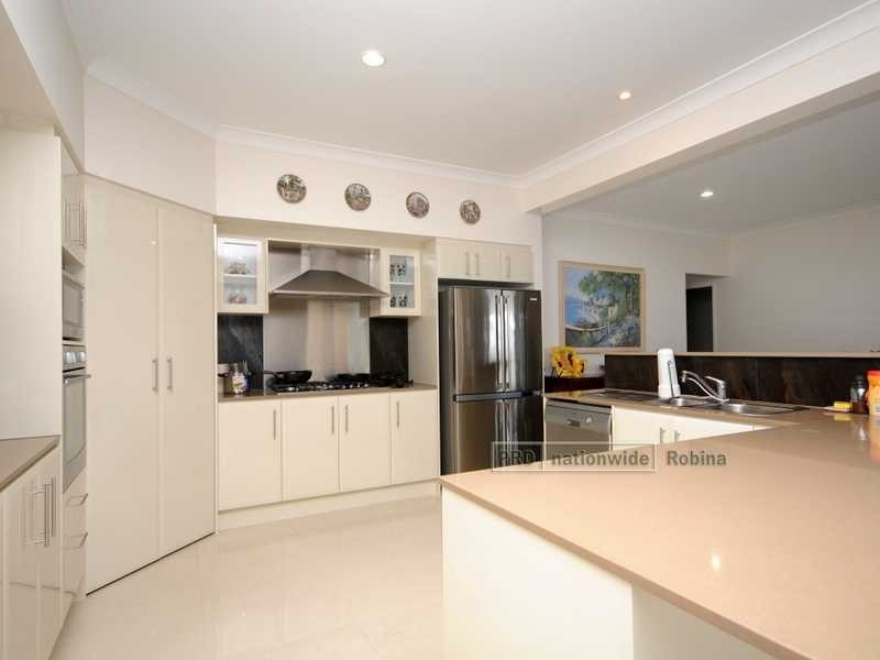 17 Laceflower Court, Reedy Creek QLD 4227