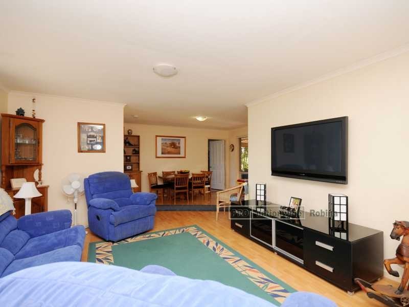 10 Lorne Court, Merrimac QLD 4226