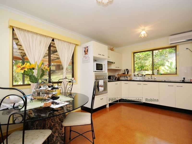 43 Whitian Drive, Carrara QLD 4211