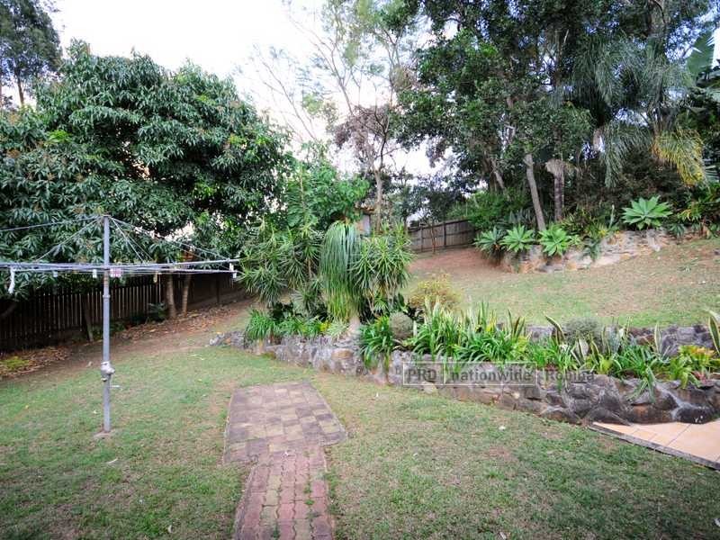 43 Whitian Drive, Carrara QLD 4211