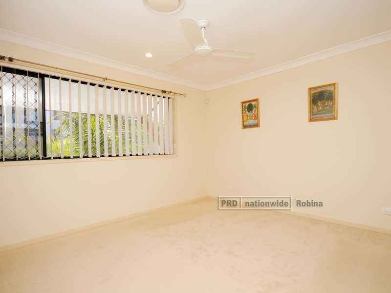 15 Duxton Drive, Varsity Lakes QLD 4227