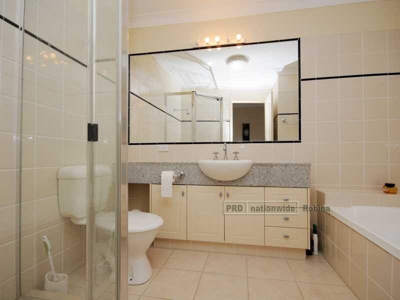 15 Duxton Drive, Varsity Lakes QLD 4227