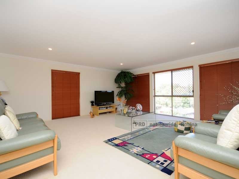 9 Mission Drive, Mudgeeraba QLD 4213