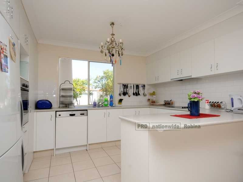 7 Carpentaria Court, Robina QLD 4226