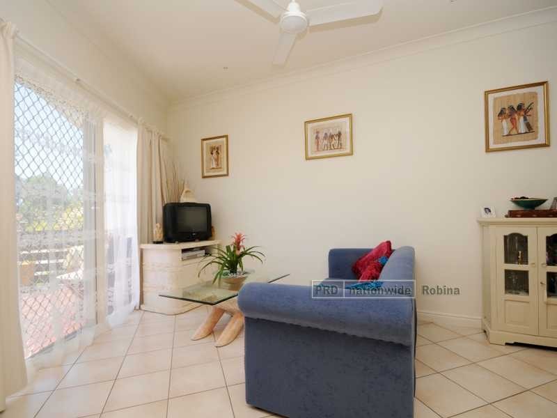 Unit 2/12 Vinson Drive, Varsity Lakes QLD 4227