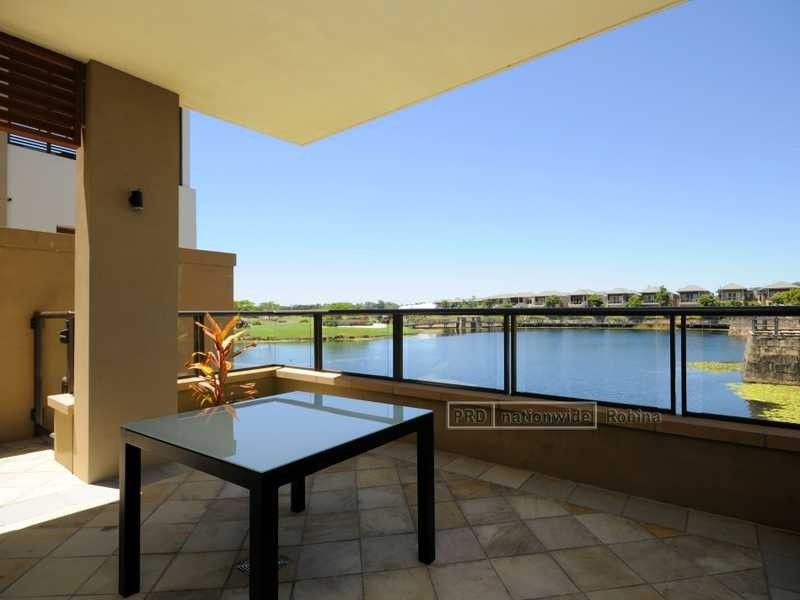 801 Glades Drive, Robina QLD 4226