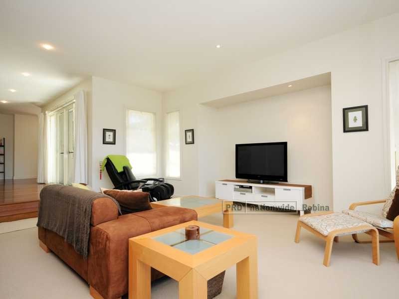 801 Glades Drive, Robina QLD 4226