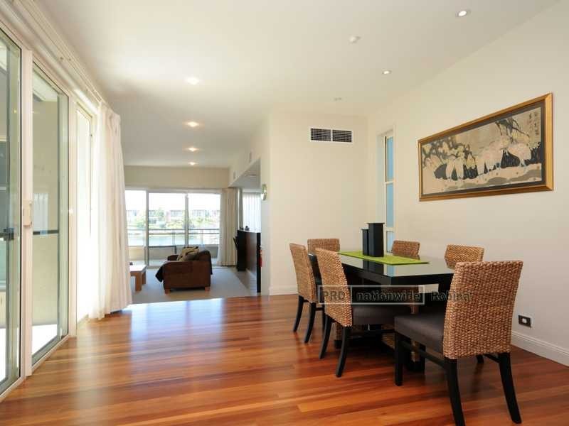 801 Glades Drive, Robina QLD 4226