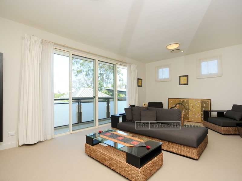 801 Glades Drive, Robina QLD 4226