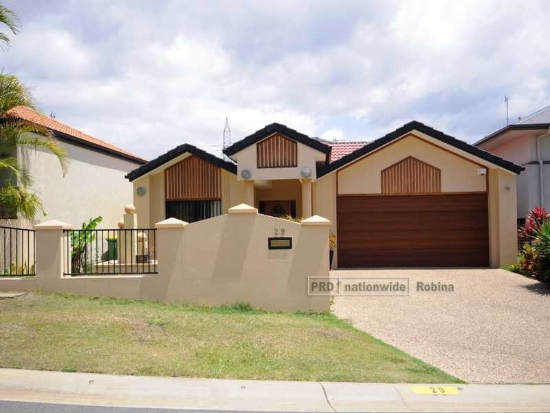 29 Lantau Crescent, Varsity Lakes QLD 4227