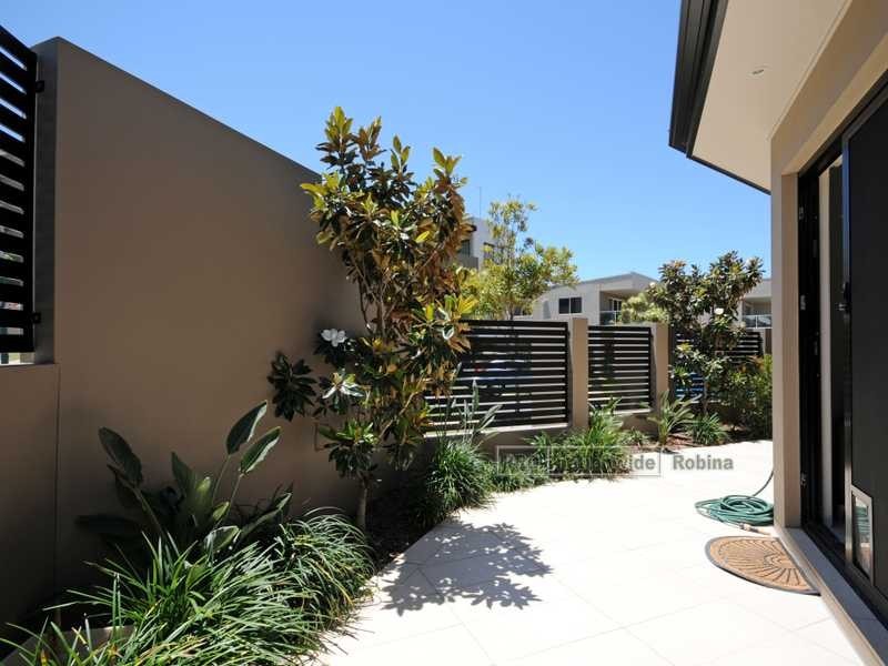 Unit 2/117 Bayswater Avenue, Varsity Lakes QLD 4227