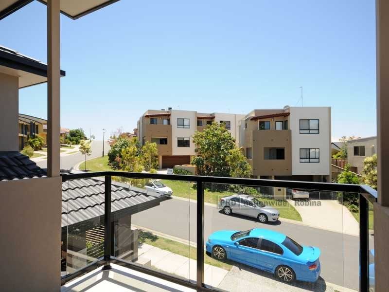 Unit 2/117 Bayswater Avenue, Varsity Lakes QLD 4227