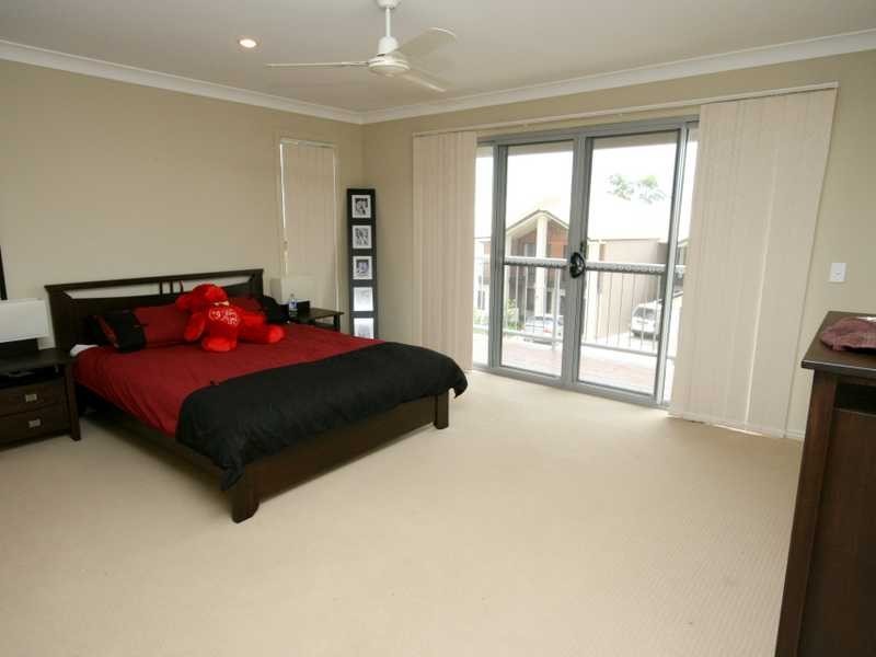 Unit 1/3 Marciana Crescent, Varsity Lakes QLD 4227