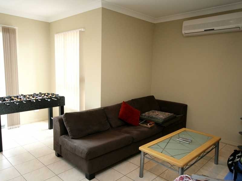 Unit 1/3 Marciana Crescent, Varsity Lakes QLD 4227