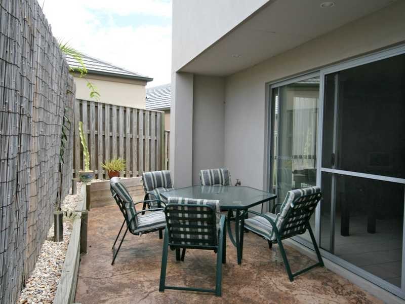 Unit 1/3 Marciana Crescent, Varsity Lakes QLD 4227