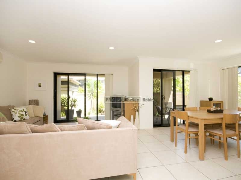 Unit 14/1 Pine Valley Drive, Robina QLD 4226