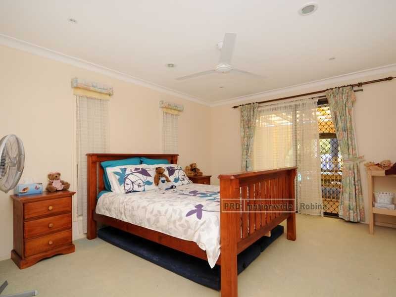 37 Sandpiper Drive, Burleigh Waters QLD 4220