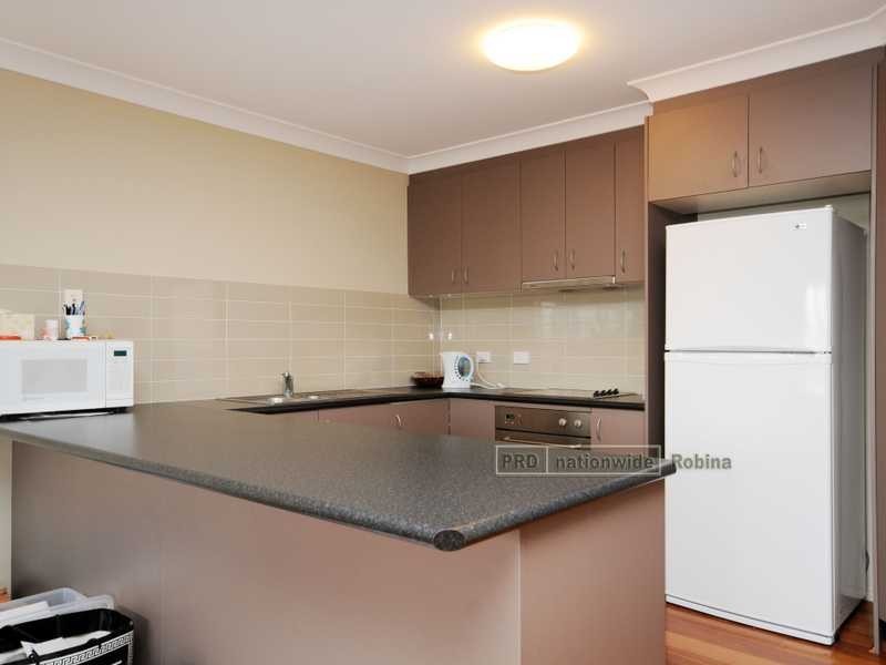 Unit 2/3 Marciana Crescent, Varsity Lakes QLD 4227