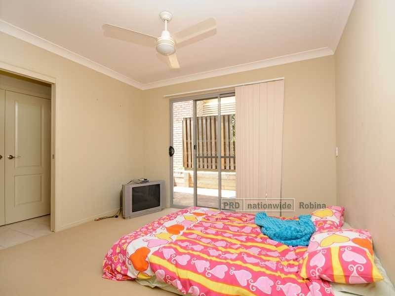Unit 2/3 Marciana Crescent, Varsity Lakes QLD 4227