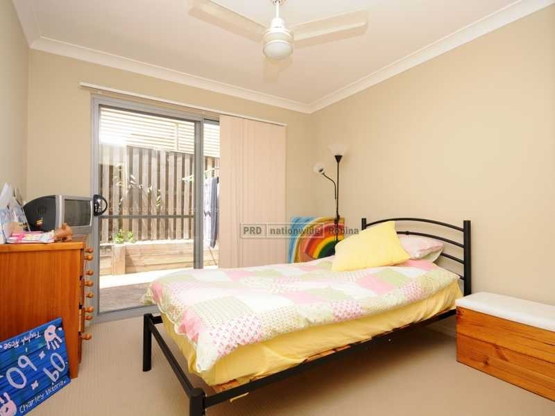 Unit 2/3 Marciana Crescent, Varsity Lakes QLD 4227