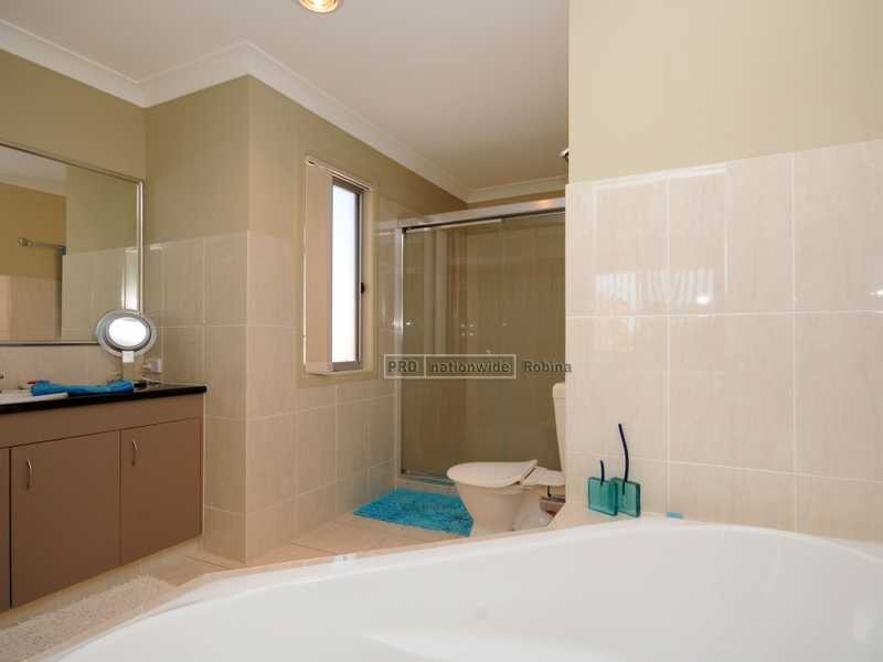 Unit 3/3 Marciana Crescent, Varsity Lakes QLD 4227
