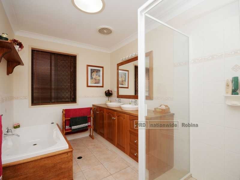 3 Kilmarnock Close, Highland Park QLD 4211