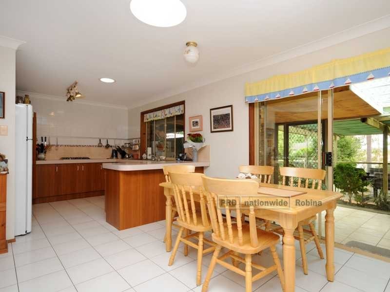 18 Petherbridge Avenue, Merrimac QLD 4226