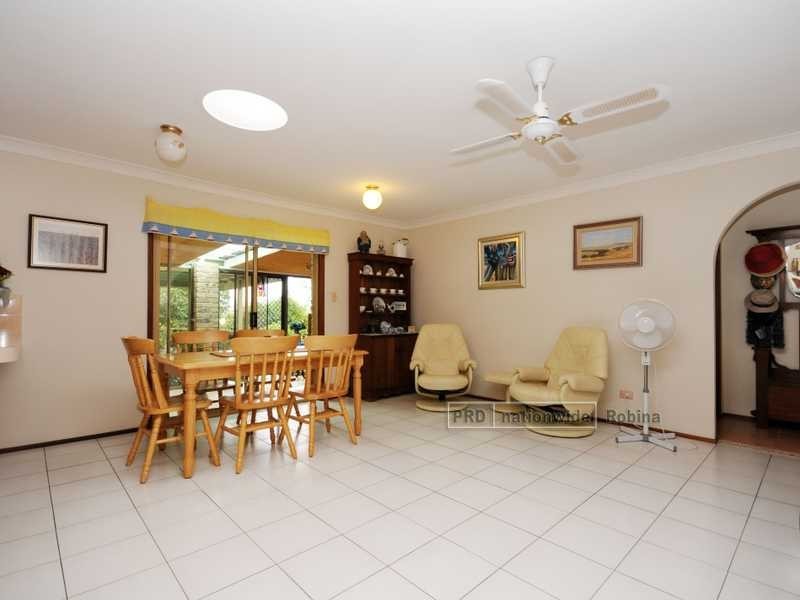18 Petherbridge Avenue, Merrimac QLD 4226